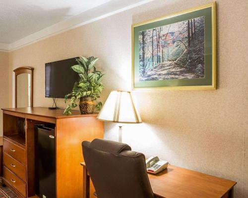 Knoxville Cabin | Econo Lodge Knoxville North