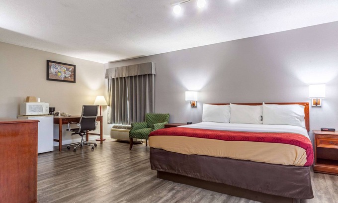 West Lincoln Hotel | Econo Lodge Lincoln