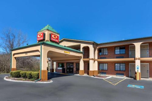 Nashville Cabin | Econo Lodge Nashville near Percy Priest Lake