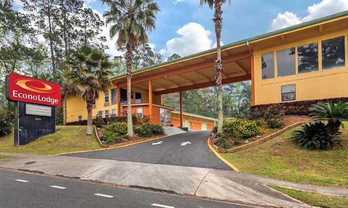 Tallahassee Cabin | Econo Lodge Tallahassee Near Capital -University