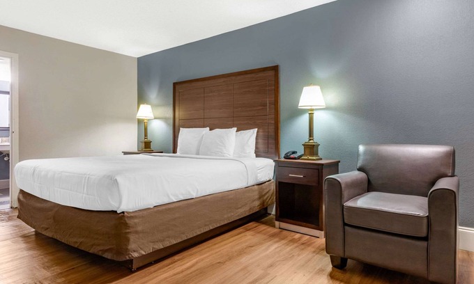 Rock Hill Hotel | Econo Lodge