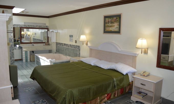 Cuyahoga Falls Hotel | Economy Inn - Akron