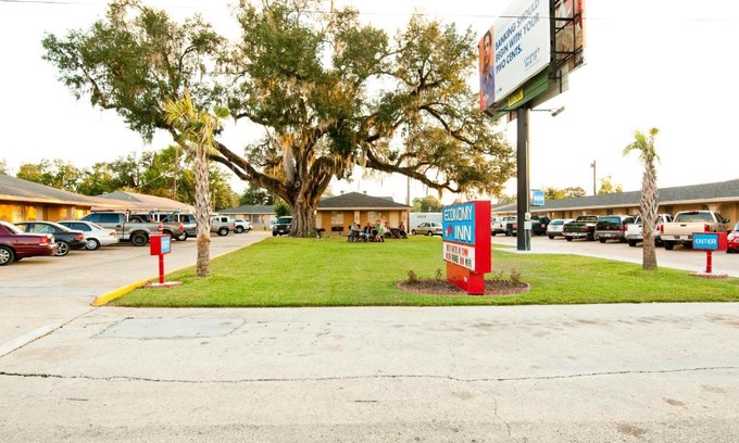 Supreme Hotel | Economy Inn