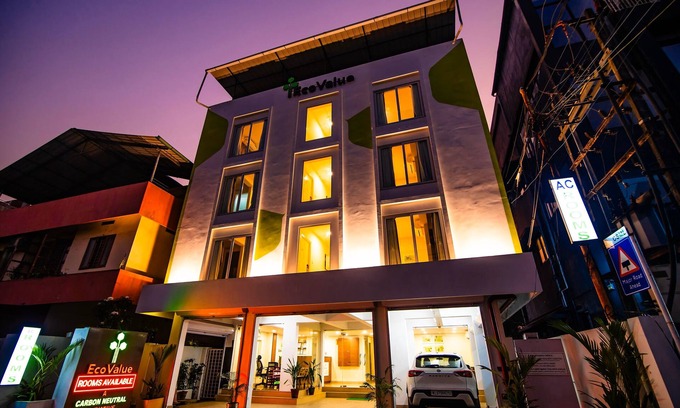 Kochi Cabin | EcoValue Kochi - 200 meters from Kerala High Court