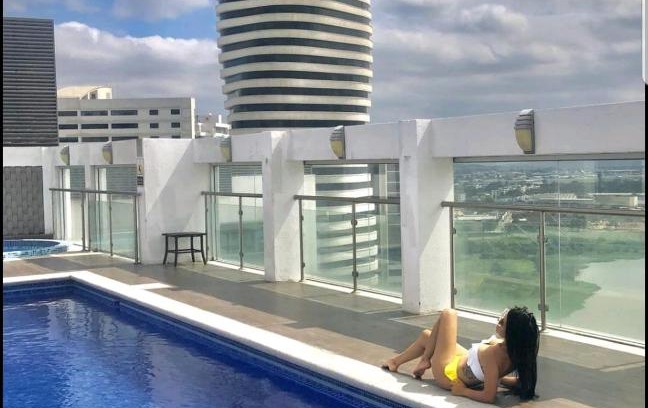 Puerto Santa Ana Apartment | Ecusuites Riverfront l Balcony