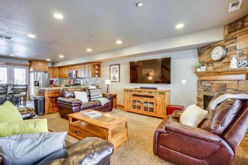 Eden Apartment | Eden Condo with Community Hot Tub, Close to Skiing