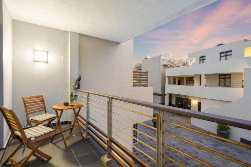 Big Bay Apartment | Eden on the Bay 150 by Host Agents
