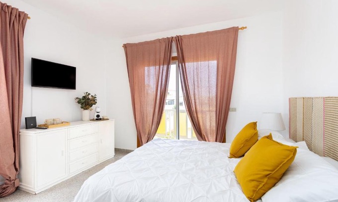 San Isidro House | EDEN RENTALS 102 Surfy Stylish Bed&Coffee Balcony