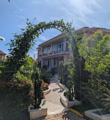 Entebbe House | Eden Villas