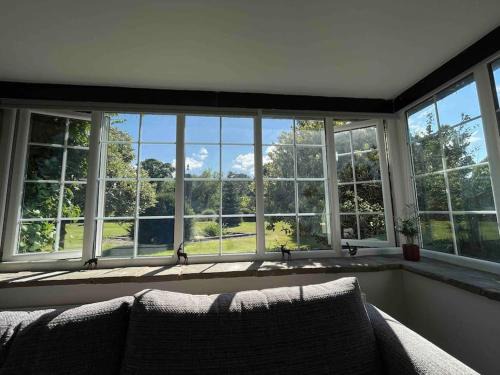 Bamford House | Edge view, outdoor adventure focused cottage, sleeps 8