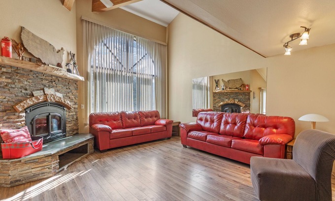 June Lake Condo | Edgewater 19, steps from the June Lake Marina.