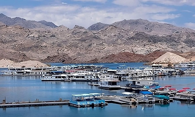 Laughlin Hotel | Edgewater Casino Resort, 3 x Sedona Queen Non Smoking Room, Free Onsite Parking