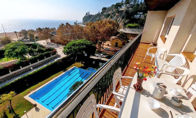 Calella Apartment | Edificio Blanqueries