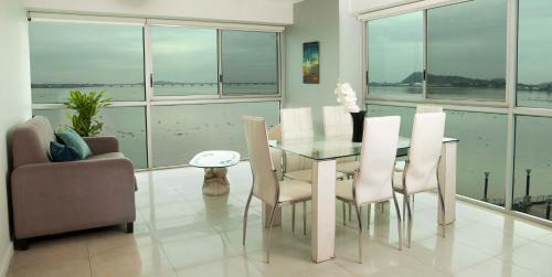 Simon Bolivar Apartment | Edificio Torres del sol