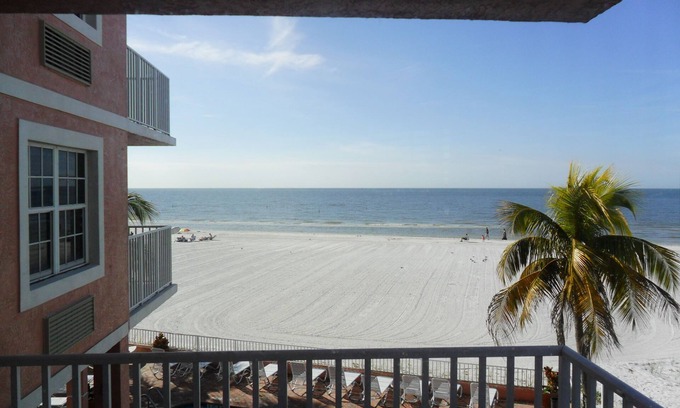Fort Myers Beach Apartment | Edison Beach House