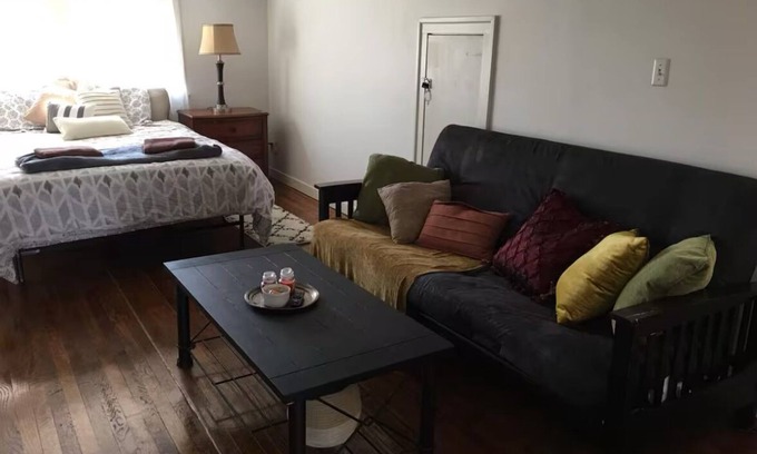 Lexington Apartment | ‘Edith’ Carriage House Getaway - Hamburg/I-75!
