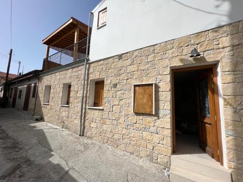 Omodos House | Eftis - Renovated Traditional House