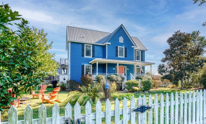 Deep Hole House | Egret's Cove - Pet friendly w/Hot tub!