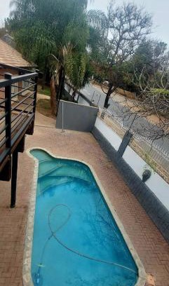 Brits Bed & Breakfast | Eight Martjie