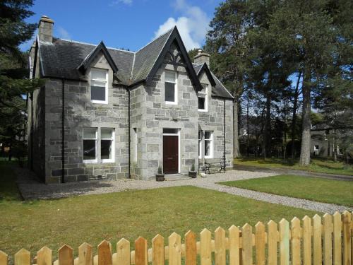 Newtonmore House | Einich