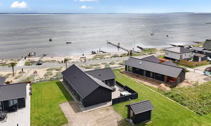 Grønninghoved Strand House | "Eino" - 30m from the sea by Interhome