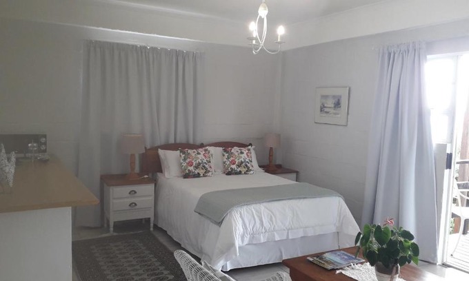 De Kelders Bed & Breakfast | Eirene Place
