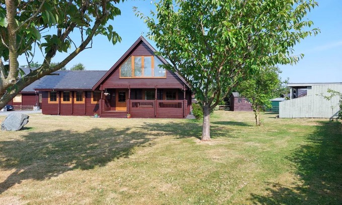 Menai Bridge House | Eirianfa