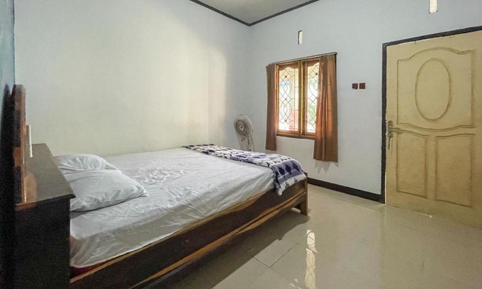 Jerowaru House | Ekas Beach Guesthouse Mitra RedDoorz