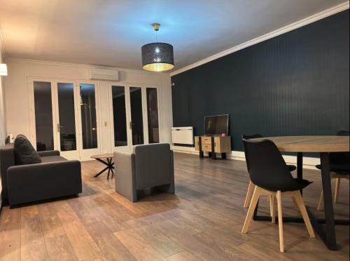 Champeval Apartment | Elégant appartement calme et proche de Paris- Henri Mondor