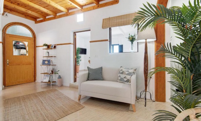 Moya House | El Altillo House