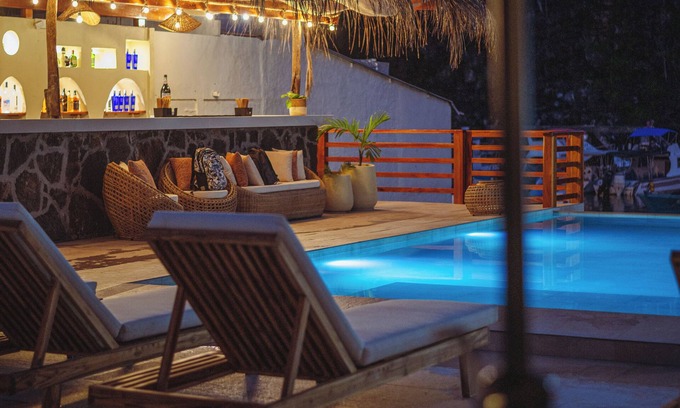 Bahia de la Academia Hotel | El Barranco Galapagos