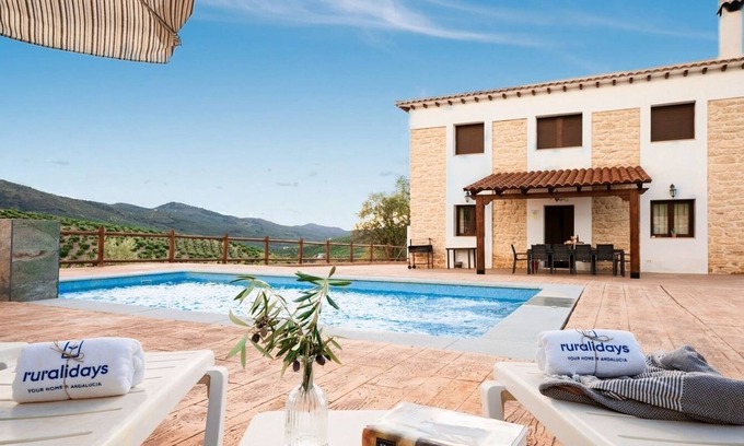 Montefrio Villa | El Bujeo Montefrío by Ruralidays