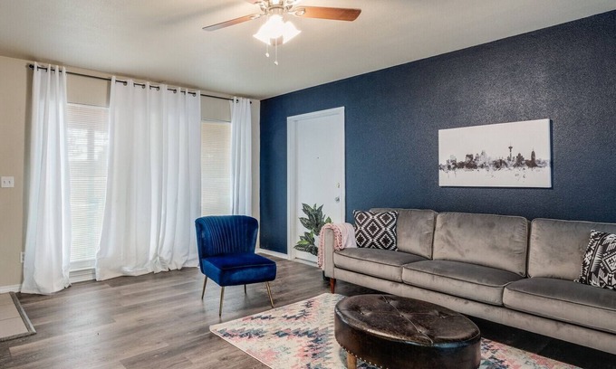 Northwest Los Angeles Heights House | El Monte - 20% OFF Entire 4BR Home in Great Location w/Backyard - Fast WiFi