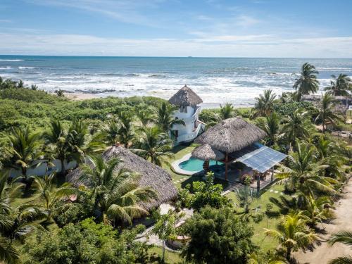 Troncones Resort | El MURO MAJAHUA RETREAT CENTER