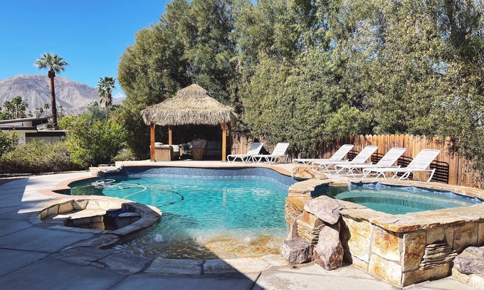 Palm Desert House | El Paseo. Private Pool and Spa Oasis.- Coachella Festival April