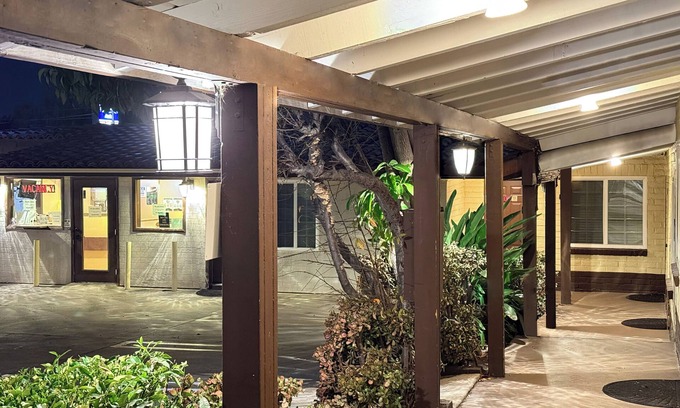 Studio City Hotel | El Patio Inn - Near Universal Studios Hollywood