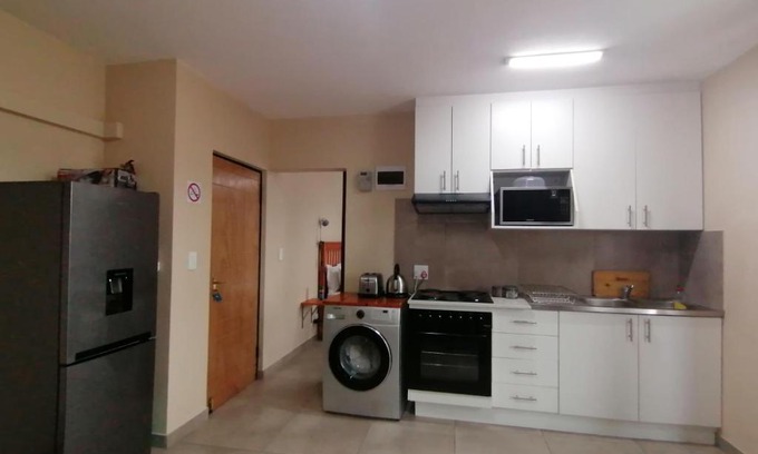 Athlone Apartment | El Pueblo Apartment