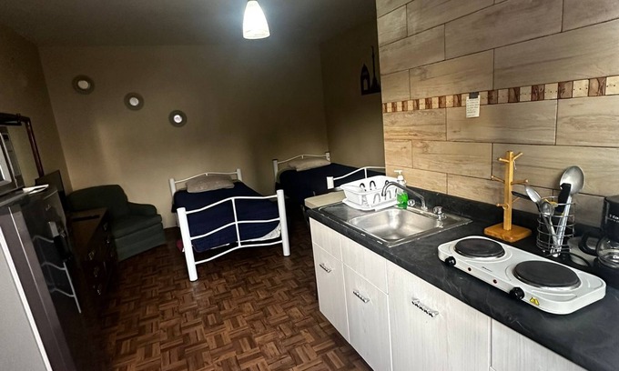 Coyoacan Apartment | El Puente cómodo estudio cocina y baño privados, metro General Anaya a 2 minutos