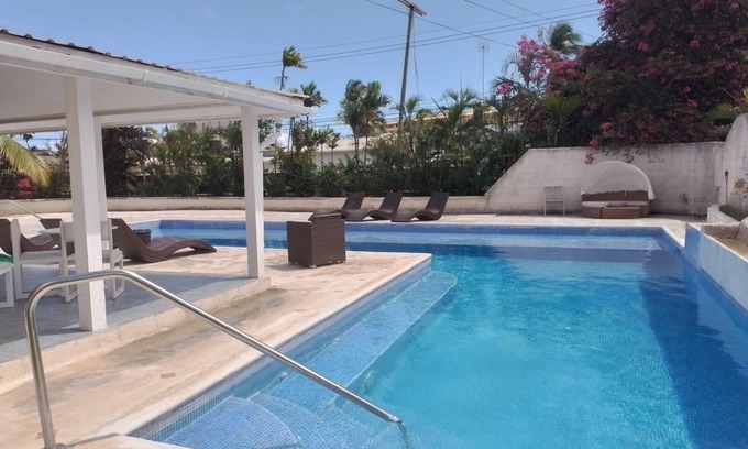 Dover House | El Retreat Guest House