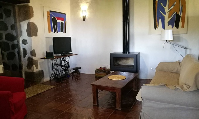Barranco del Pinar Cottage | El Roble rural holiday home