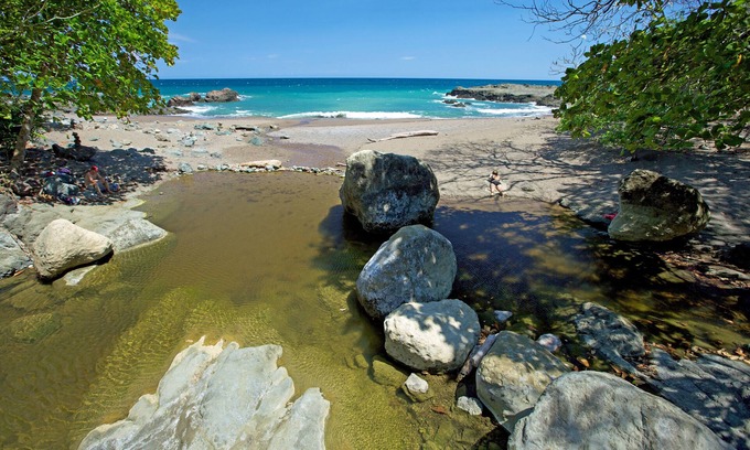 Montezuma Hotel | El Sano Banano Beachside Hotel