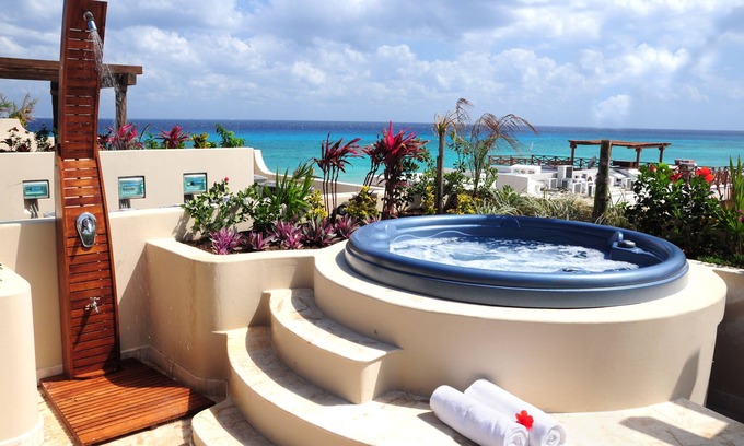Downtown Hotel | El Taj Oceanfront & Beachside Condo Hotel