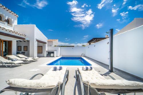 Caserio Los Tarquinos Villa | El Valle Golf Resort- Private Pool- Bbq- Parking