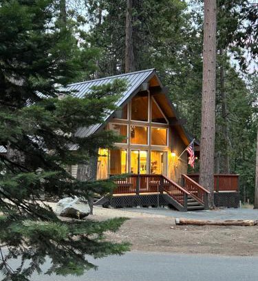 Shaver Lake House | Elderberry Bluejay Location Goals Tub Time