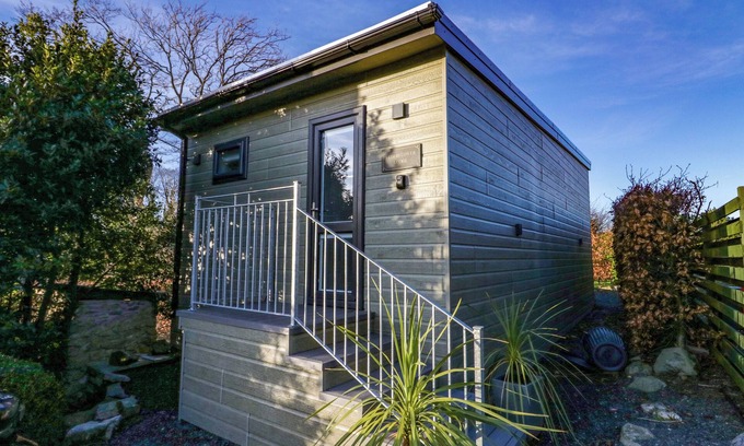 Allithwaite Cottage | ELDERFLOWER LODGE, family friendly, with a garden in Cartmel