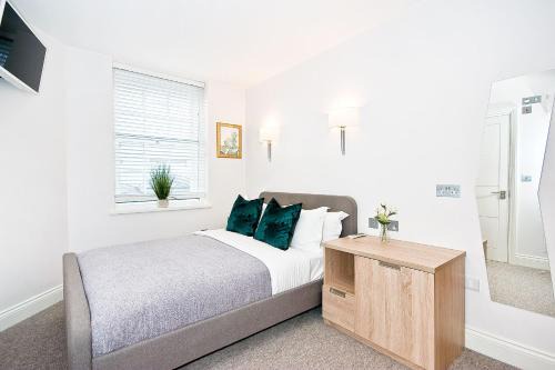 Temple Apartment | Eldon Chambers Pod 4 by City Living London