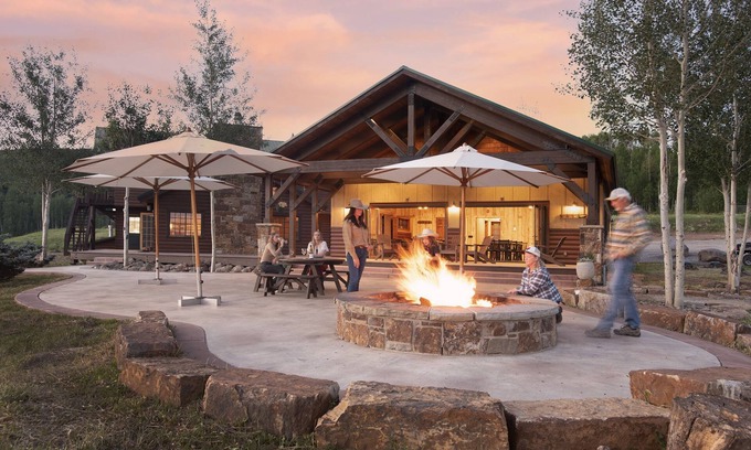 Paonia Cabin | Electric Mountain Lodge: Mountain Views/Restaurant/Bar/Events/Snowmobiles | 6