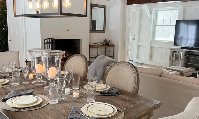 West Hartford House | Elegance Meets Rustic Charm: Vermont 3-Bed Retreat