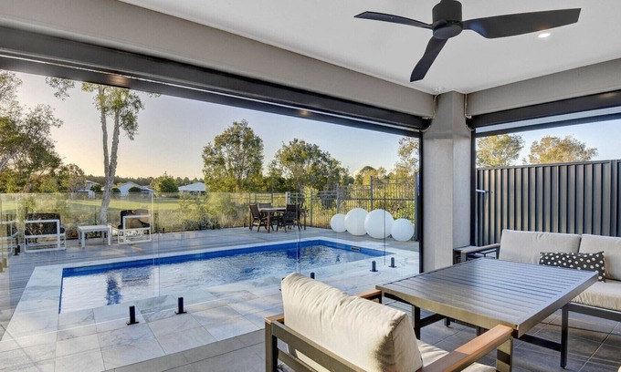 Banksia Beach House | Elegance on Callisia