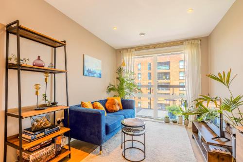 St. Dunstan's Apartment | Elegant 1BR Apartment, 5 Min Limehouse DLR Station